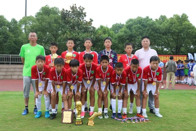 国乒男团稳扎稳打 致胜关键在王楚钦